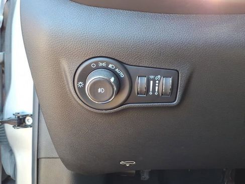 Certified 2022 Jeep Compass Latitude w/ Convenience Group FWD image 16