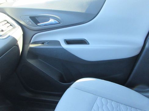 Certified 2020 Chevrolet Equinox LS w/ LS Convenience Package image 33