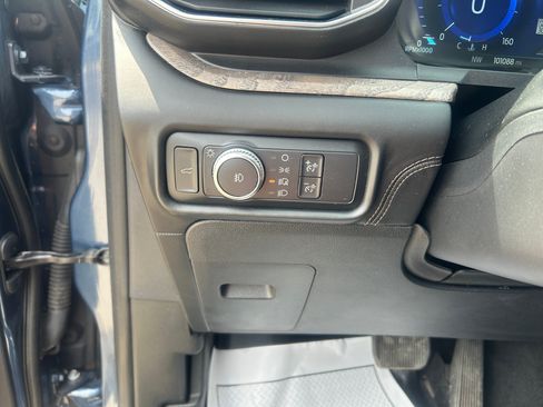 Used 2020 Ford Explorer Platinum w/ Premium Technology Package AWD/4WD image 18