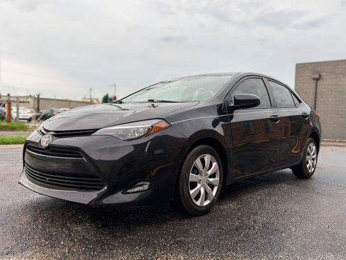 Used 2019 Toyota Corolla LE FWD image 3