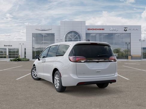 New 2026 Chrysler Voyager LX image 3