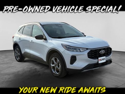 Used 2025 Ford Escape ST-Line AWD/4WD image 1