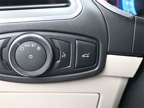 Used 2017 Ford Edge Titanium w/ Technology Package image 34