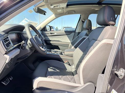 New 2026 Volkswagen Atlas Peak Edition AWD/4WD image 11