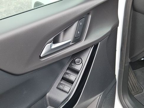 Used 2025 Chevrolet Equinox LT FWD image 15
