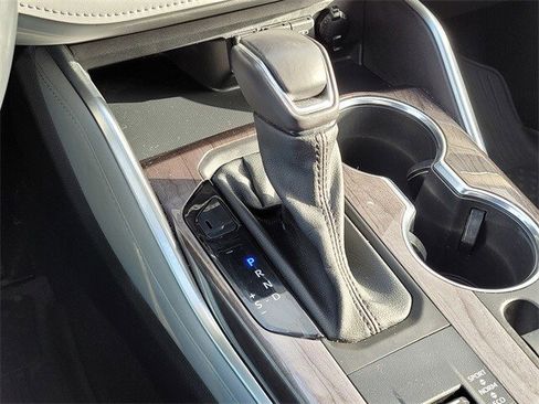 Used 2021 Toyota Highlander Limited image 21