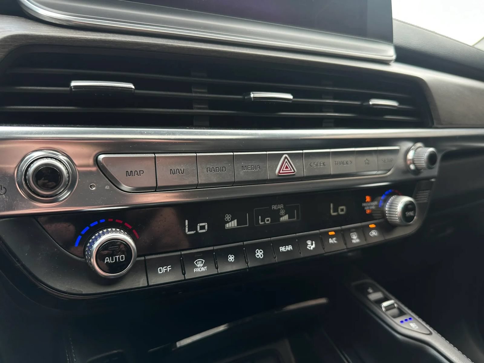 Used 2022 Kia Telluride EX FWD image 29