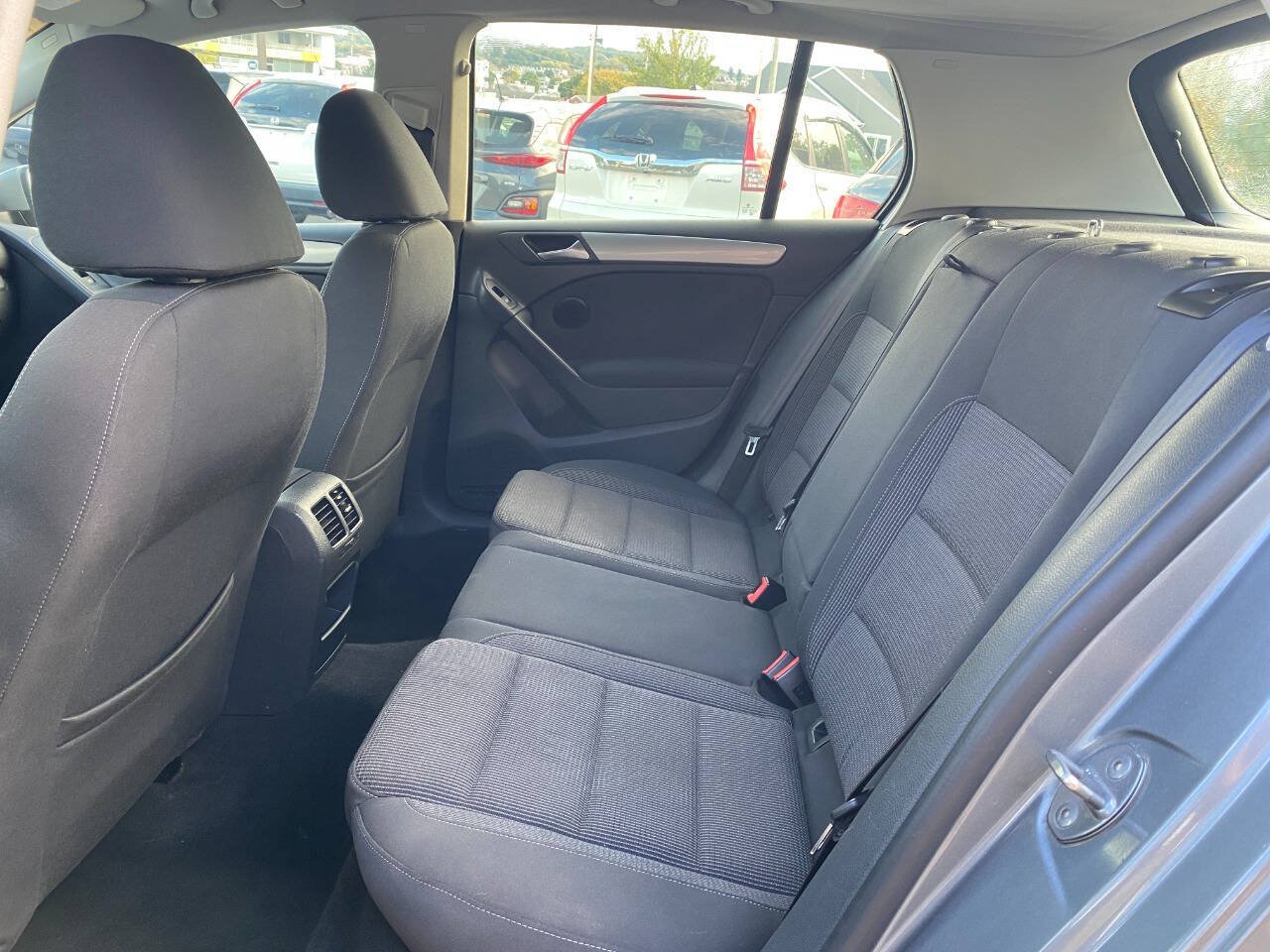 Used 2013 Volkswagen Golf 4-Door FWD image 19