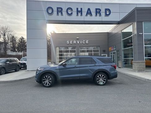 Certified 2025 Ford Explorer ST-Line image 2