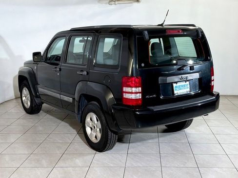 Used 2012 Jeep Liberty Sport image 7
