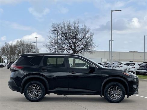 Used 2023 Nissan Rogue S image 3
