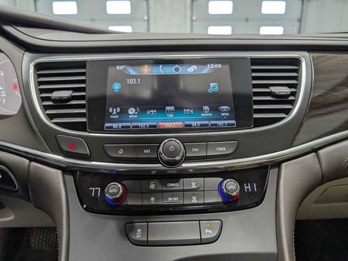 Used 2017 Buick LaCrosse Preferred image 29