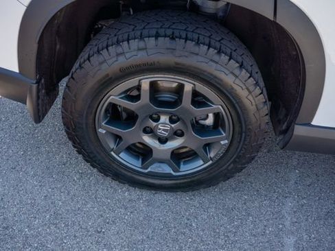 Used 2025 Honda Pilot TrailSport image 10