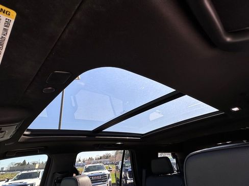 Used 2021 GMC Yukon Denali w/ Denali Premium Package image 41