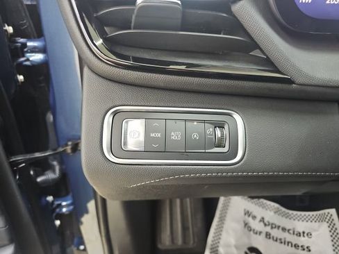 Used 2025 Buick Enclave Preferred image 27