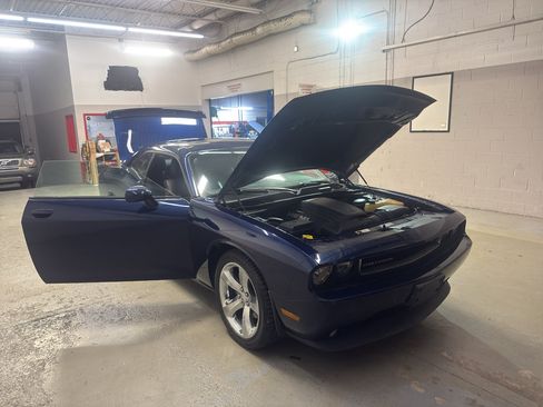 Used 2013 Dodge Challenger R/T Plus RWD image 9