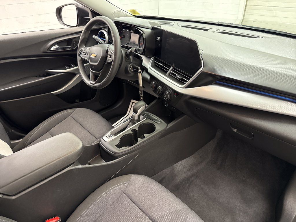 Certified 2024 Chevrolet Trax LS FWD image 29