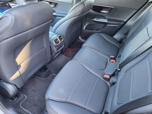 Used 2025 Mercedes-Benz GLC 300 GLC 300 image 28