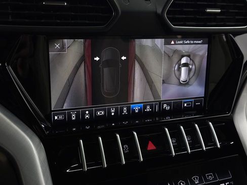 Used 2021 Lamborghini Urus image 37