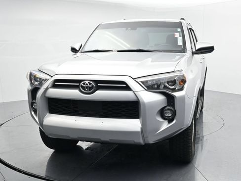 Used 2021 Toyota 4Runner SR5 AWD/4WD image 3