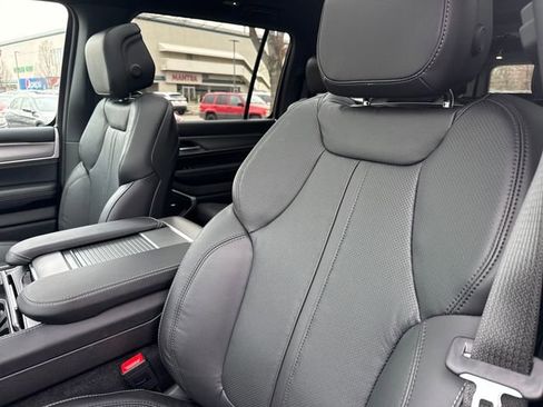 New 2026 Jeep Grand Wagoneer L 4WD w/ Premium Group I image 25