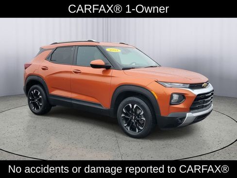Used 2022 Chevrolet TrailBlazer LT w/ Driver Confidence Package image 2