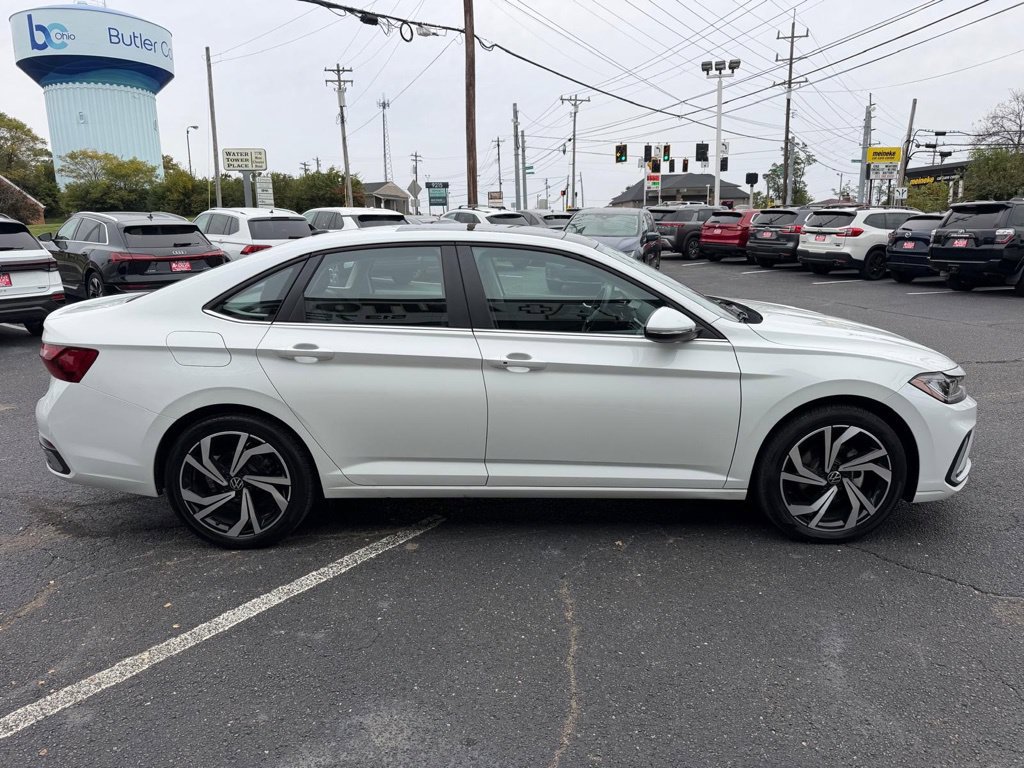Used 2025 Volkswagen Jetta SEL FWD image 5