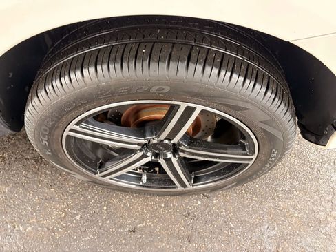 Used 2014 Mercedes-Benz ML 63 AMG 4MATIC image 54