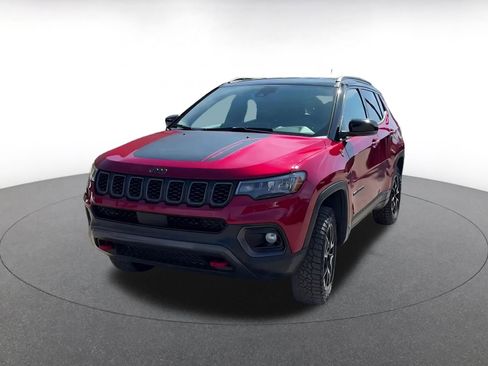 Used 2025 Jeep Compass Trailhawk AWD/4WD image 7