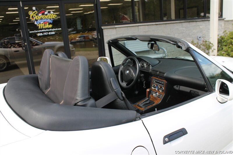Used 2001 BMW Z3 3.0i RWD image 24
