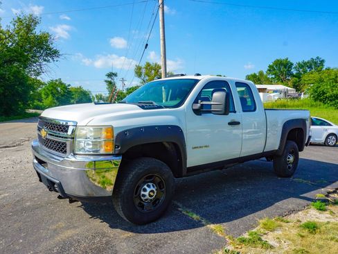 Used 2011 Chevrolet Silverado 2500 W/T w/ Snow Plow Prep Package AWD/4WD image 7