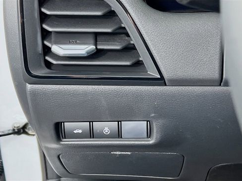 New 2026 Nissan Sentra SV image 9