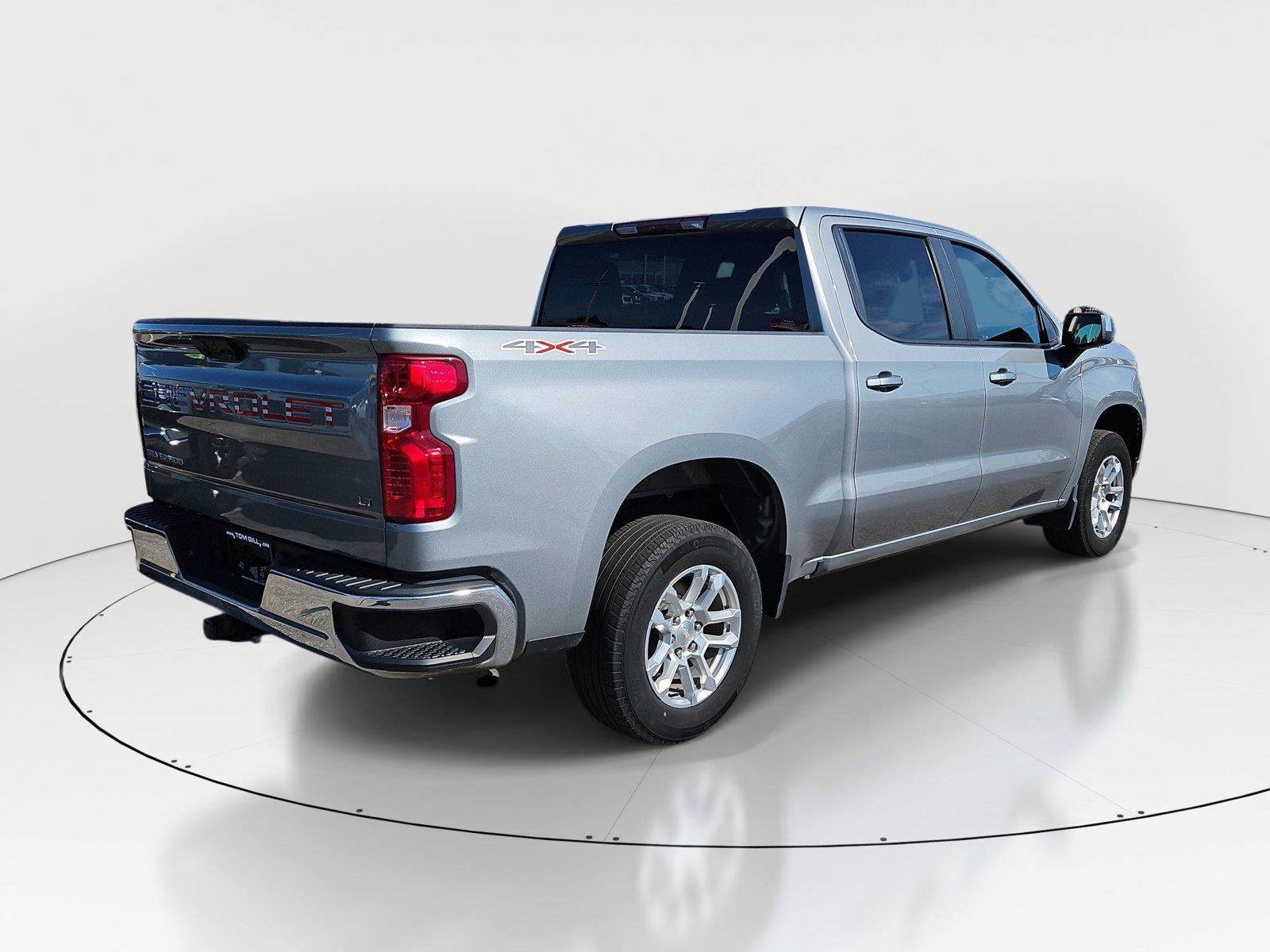 Used 2024 Chevrolet Silverado 1500 LT AWD/4WD image 4