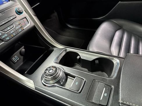 Used 2019 Ford Fusion SEL FWD image 19