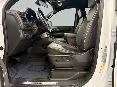 Used 2023 Chevrolet Suburban Premier AWD/4WD image 11