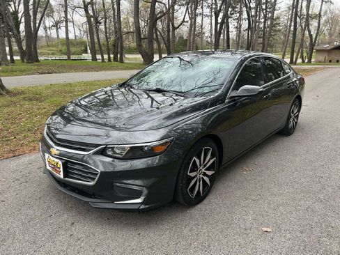 Used 2016 Chevrolet Malibu LT image 2