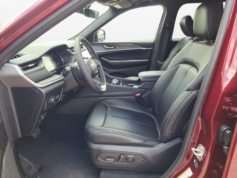 New 2025 Jeep Grand Cherokee L Limited w/ Black Appearance Package image 9