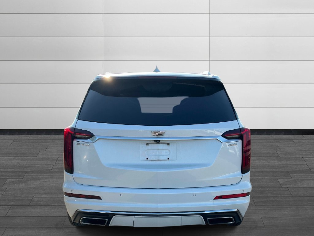Used 2021 Cadillac XT6 Premium Luxury FWD image 4
