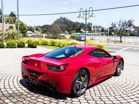 Used 2013 Ferrari 458 Italia Coupe RWD image 2