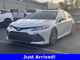 Used 2021 Toyota Camry XLE video 1