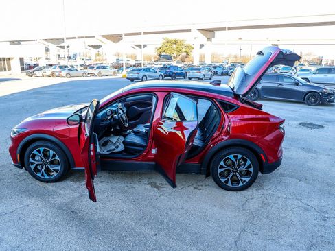 Used 2024 Ford Mustang Mach-E Select w/ Comfort Package Lite image 12