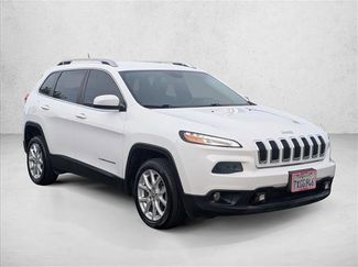 Used 2017 Jeep Cherokee Latitude w/ Comfort & Sound Group FWD video 3