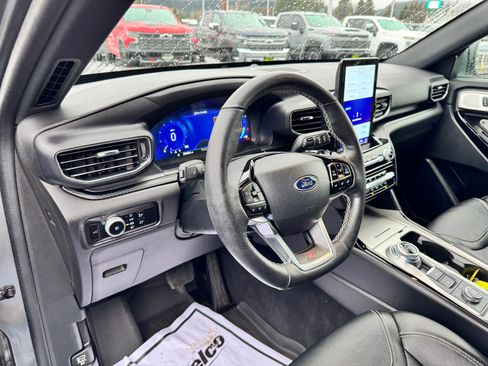 Used 2023 Ford Explorer ST w/ Equipment Group 401A image 9