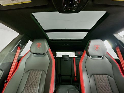 Used 2025 Lamborghini Urus SE image 22