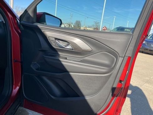 Used 2023 GMC Terrain SLE w/ Driver Convenience Package image 17