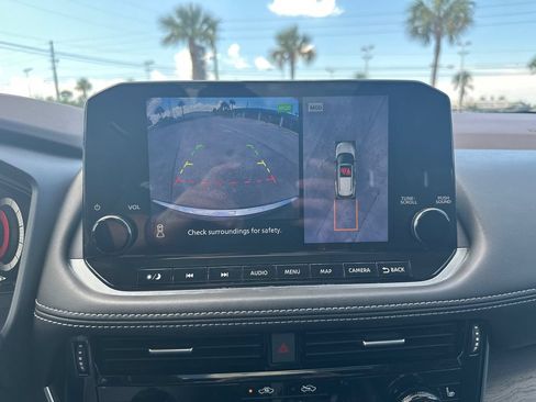 Used 2022 Nissan Rogue Platinum w/ Head-Up Display Package FWD image 23