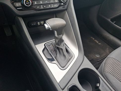 Used 2019 Kia Niro LX image 14