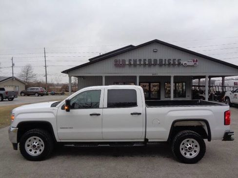 Used 2019 GMC Sierra 2500 4x4 Crew Cab image 2
