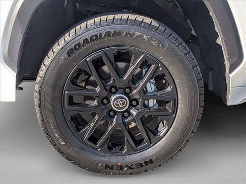 Used 2024 Toyota Tundra Limited AWD/4WD image 21