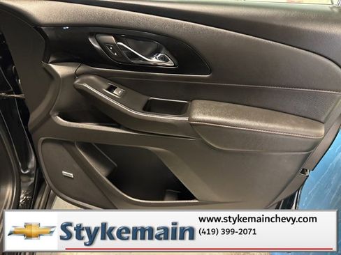 Used 2022 Chevrolet Traverse RS image 20